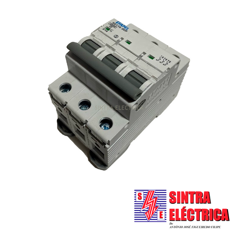 Disjuntor - 3 x 16 A - 4,5 KA - C - 55116-3CP / Efapel