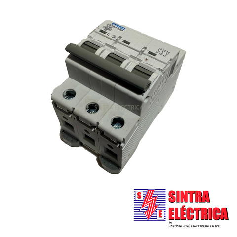 Disjuntor - 3 x 40 A - 4,5 KA - C - 55140-3CP / Efapel